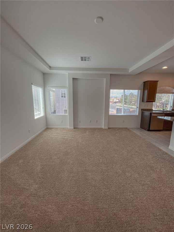 7707 Liberty Falls St - Photo 4 of 33