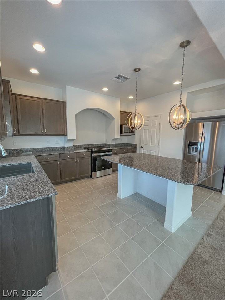 7707 Liberty Falls St - Photo 6 of 33
