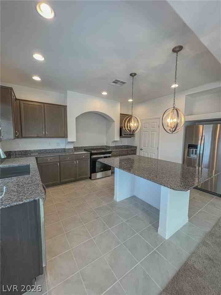 7707 Liberty Falls St - Photo 7 of 33