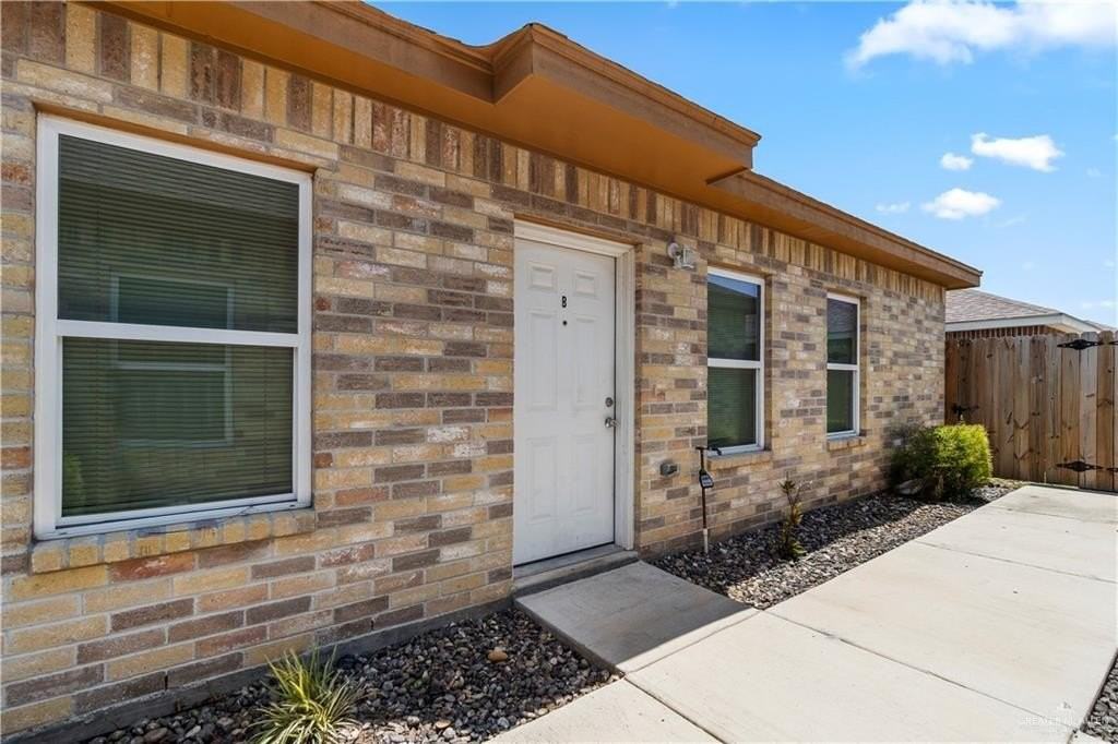 1013 W Sunset Valley St #A - Photo 2 of 11