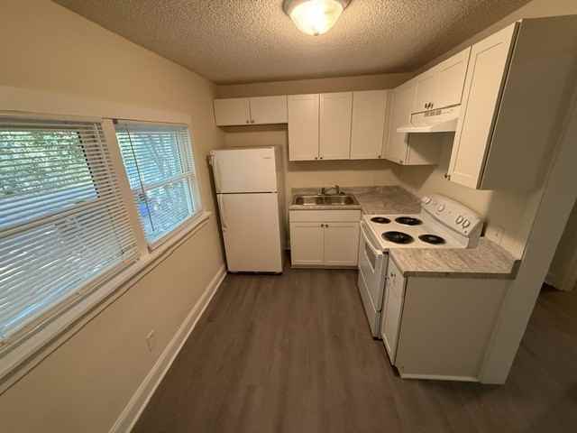 513 Bedford Ave #C - Photo 5 of 10