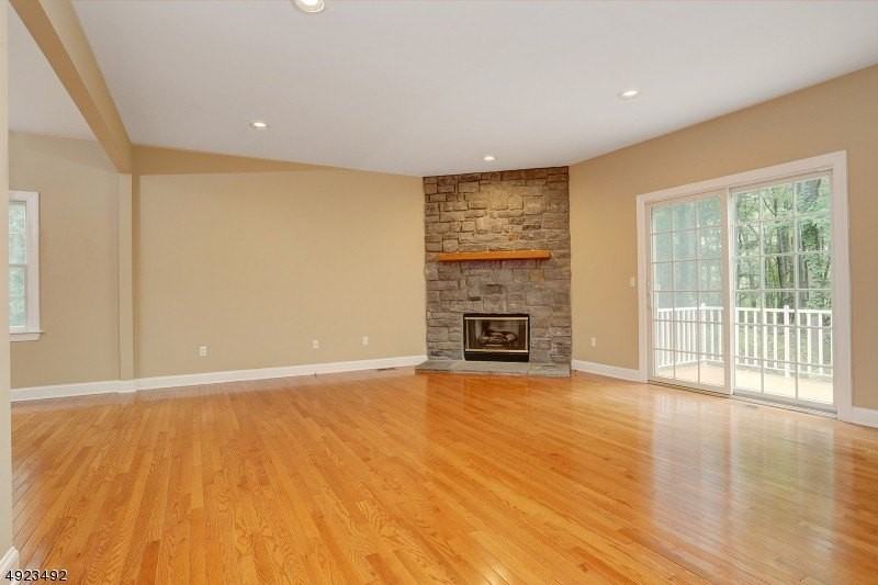 215 Raymound Blvd - Photo 3 of 25