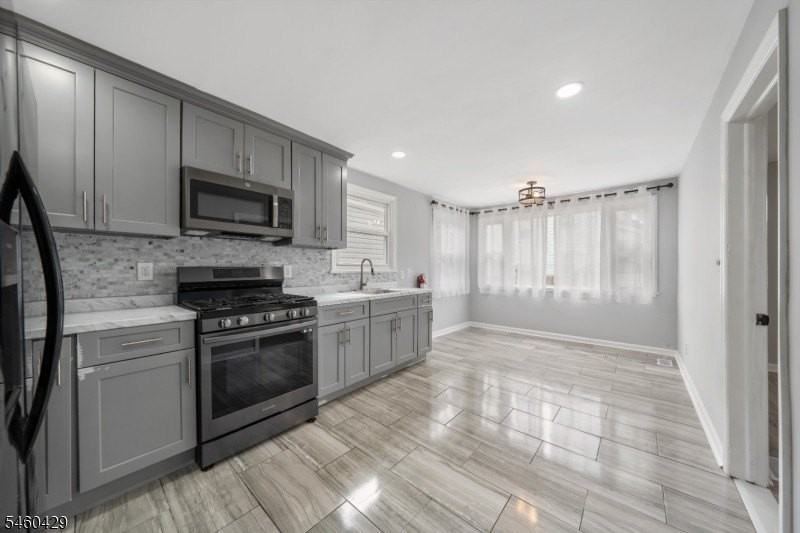 54 Llewellyn Ave #1 - Photo 4 of 15