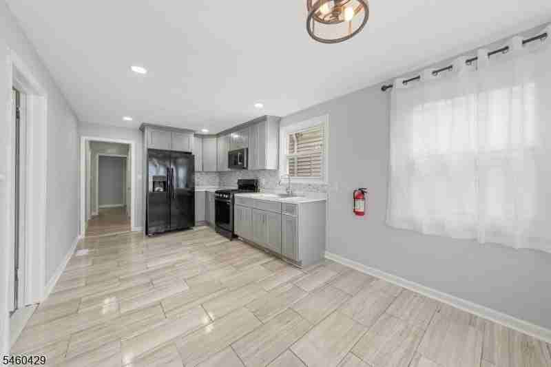 54 Llewellyn Ave #1 - Photo 5 of 15