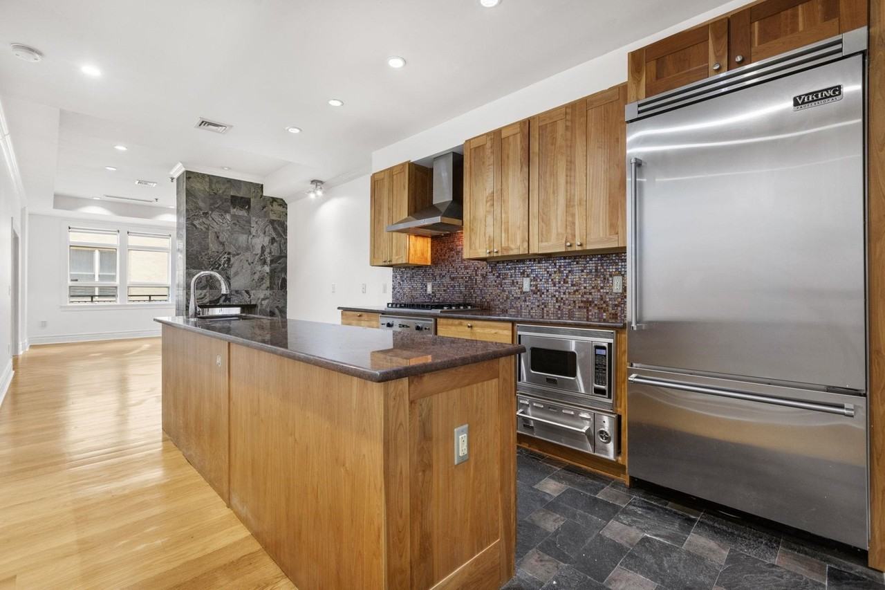81 Montgomery St #3 - Photo 4 of 16
