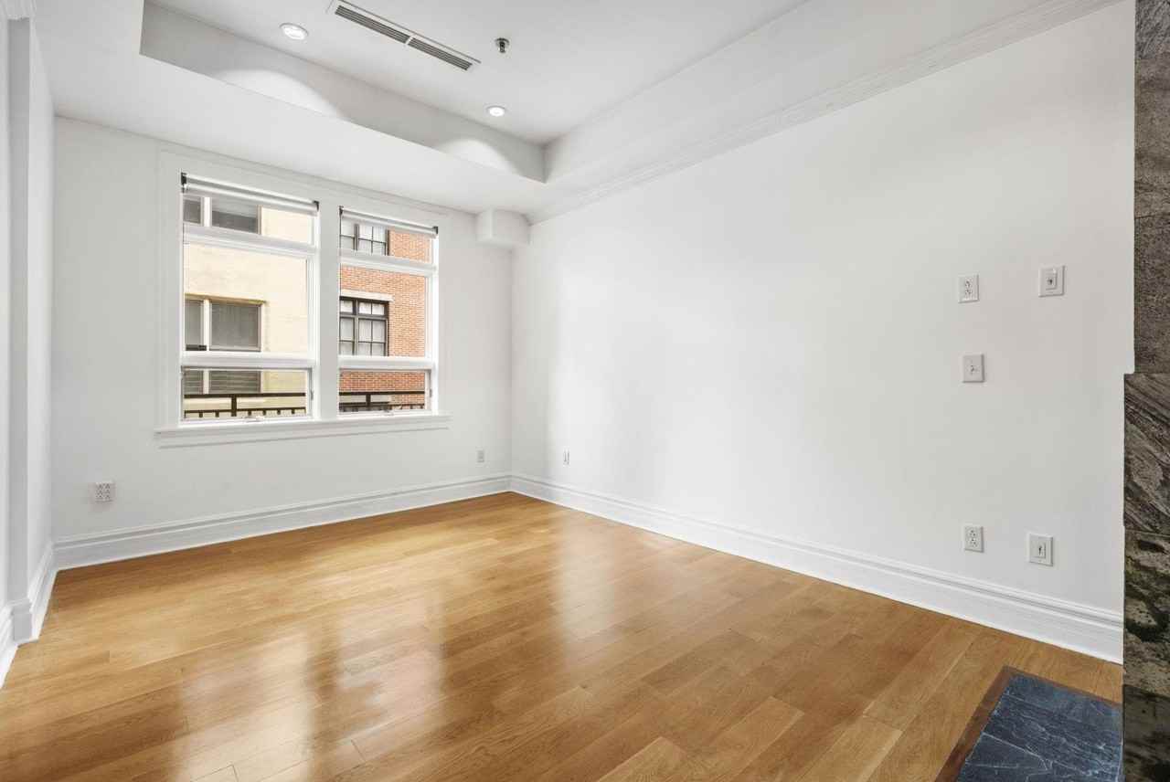 81 Montgomery St #3 - Photo 7 of 16