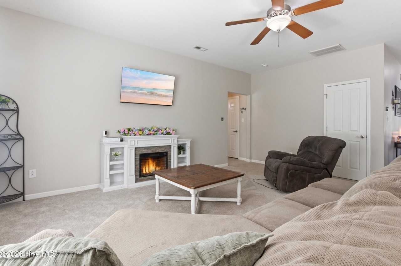 3279 Austin Ave - Photo 3 of 30