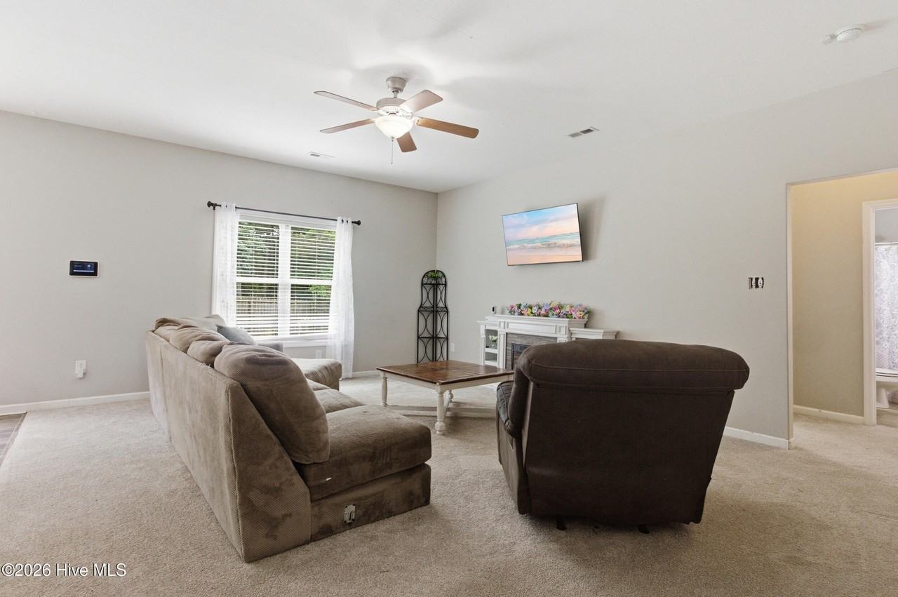 3279 Austin Ave - Photo 4 of 30