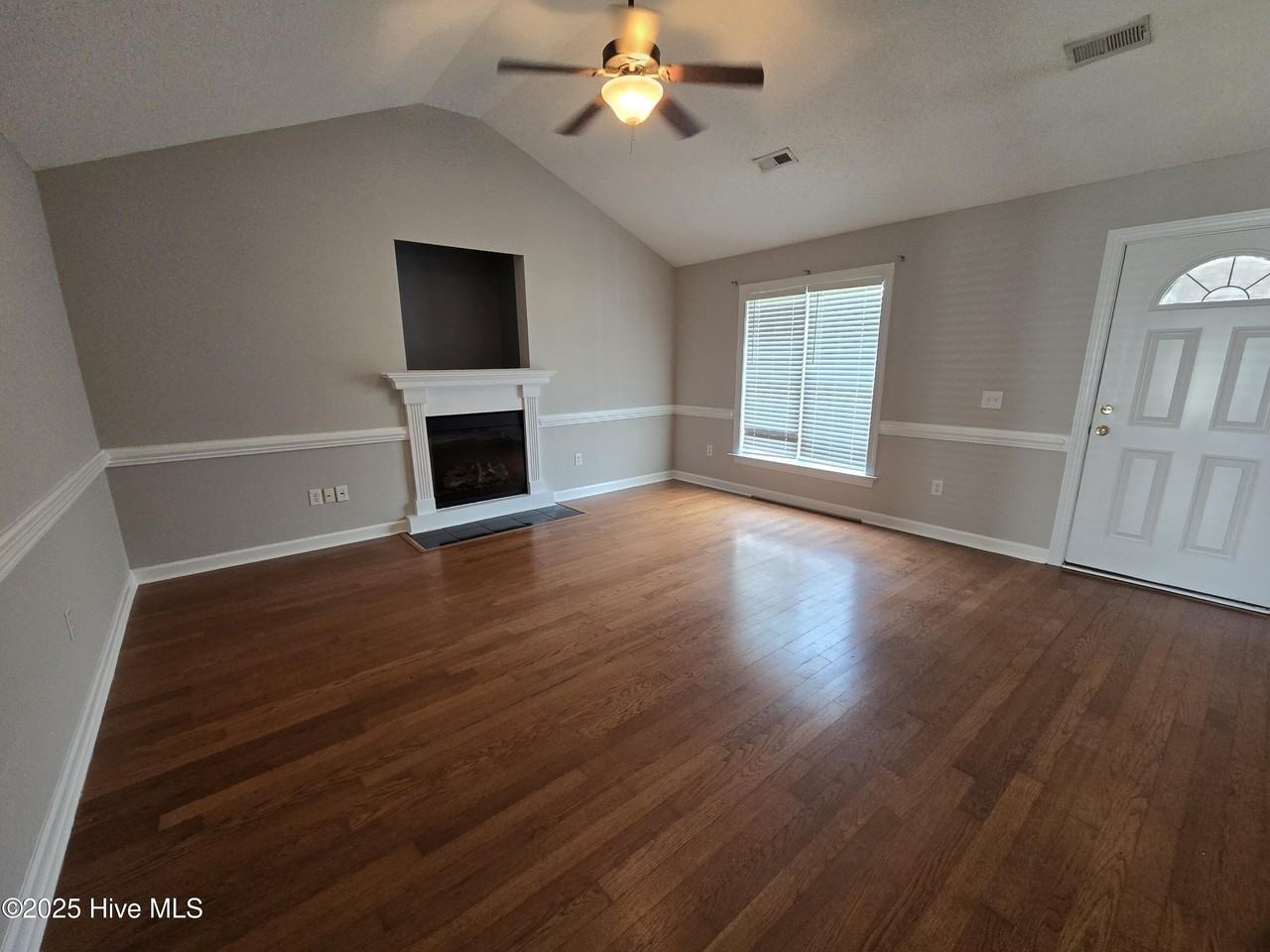 3505 Palmetto Dr - Photo 3 of 16