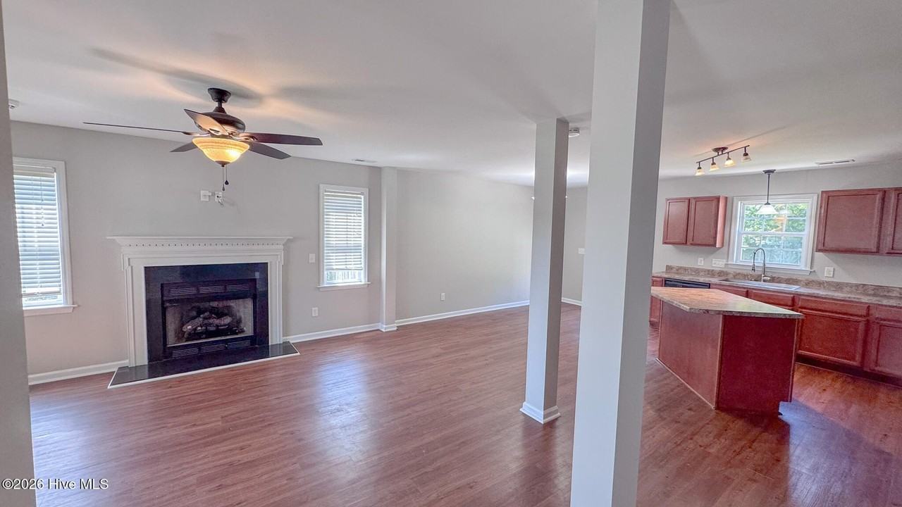 4011 Wt Whitehead Dr - Photo 4 of 17