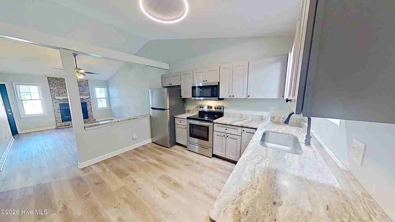 302 Hilda Rd - Photo 6 of 17