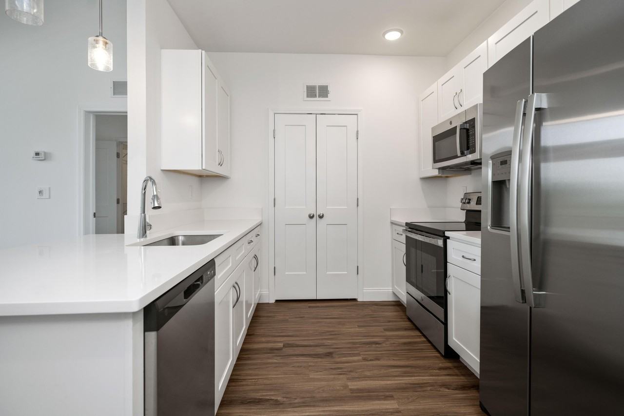 231 Walton Ave #405 - Photo 2 of 35