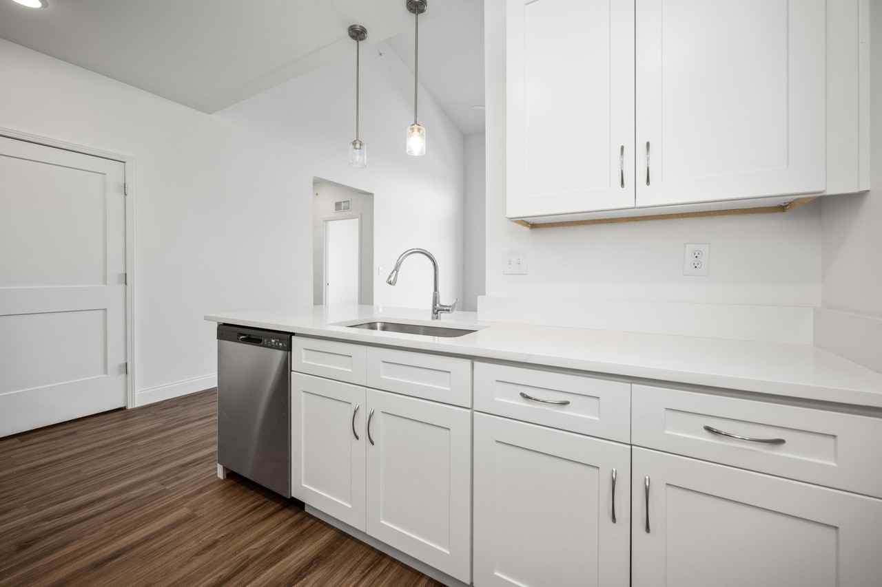 231 Walton Ave #405 - Photo 3 of 35