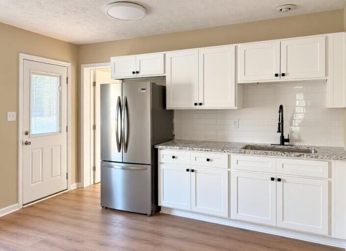 204 Independence Ct - Photo 3 of 11