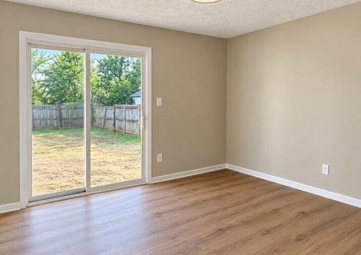 204 Independence Ct - Photo 5 of 11