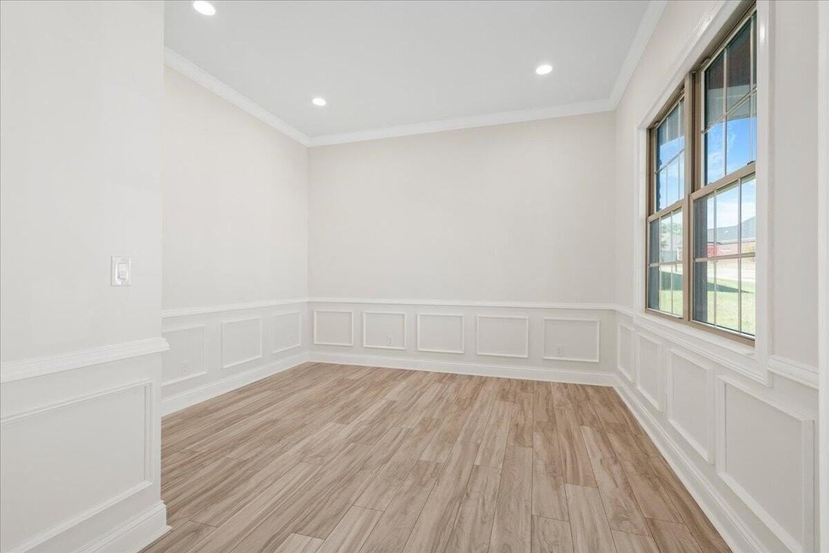 417 Weston Park - Photo 5 of 50