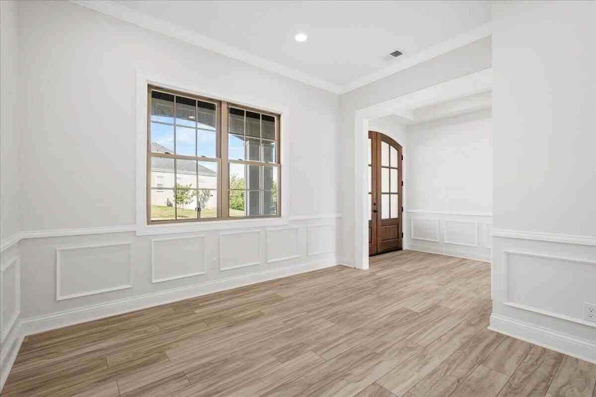 417 Weston Park - Photo 6 of 50