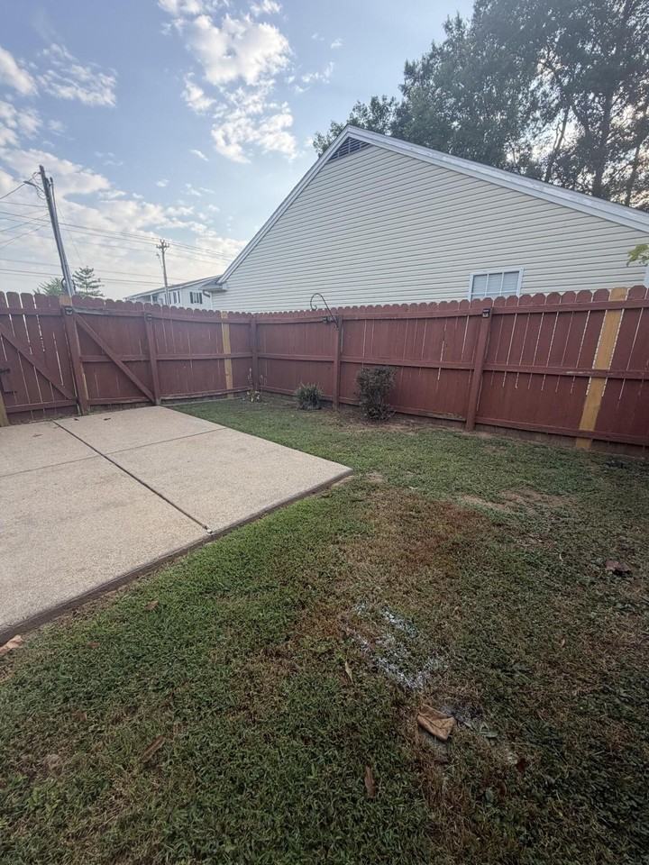 495 Sivley Rd - Photo 4 of 6