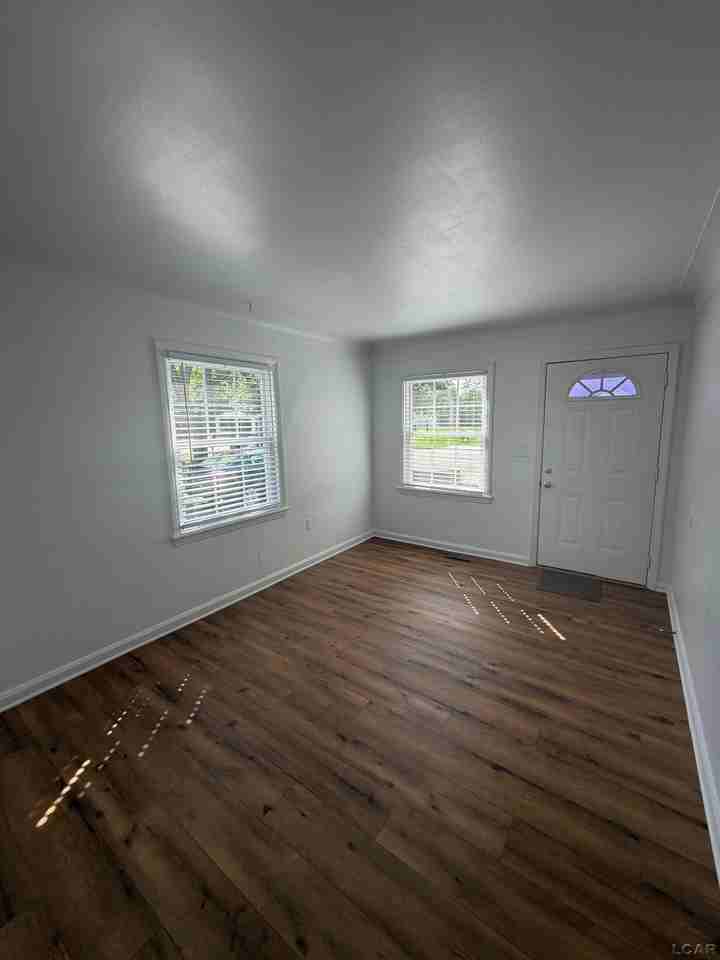 750 W Maple Ave - Photo 2 of 8