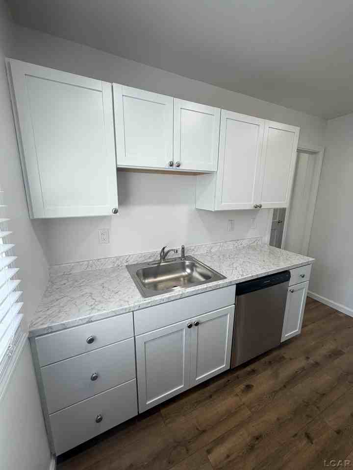 750 W Maple Ave - Photo 6 of 8