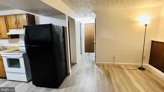 1314 Hillcrest Dr - Photo 4 of 10