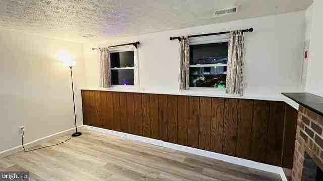 1314 Hillcrest Dr - Photo 5 of 10