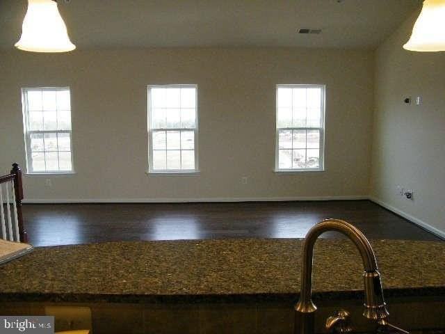 42577 Burbank Ter - Photo 3 of 14