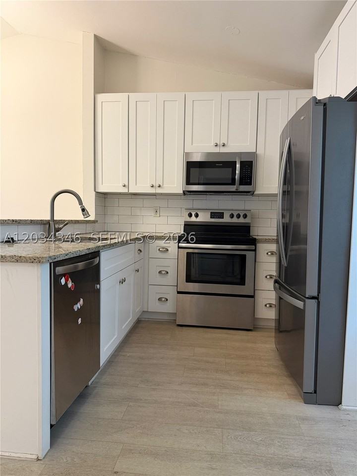 11727 Nw 12th St - Photo 2 of 26