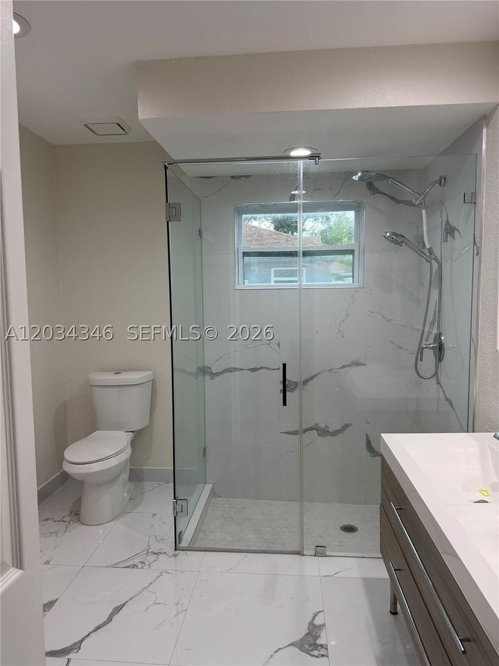 11727 Nw 12th St - Photo 6 of 26