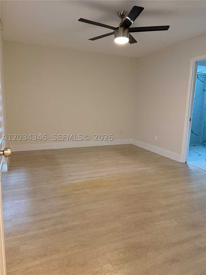 11727 Nw 12th St - Photo 7 of 26