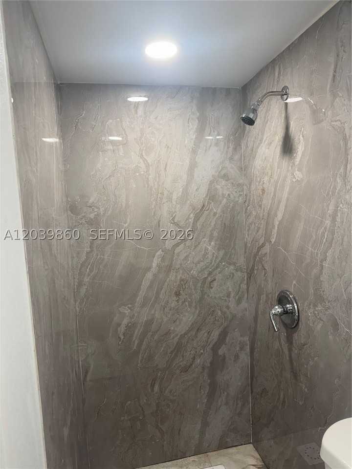 2730 Nw 44th St #3 - Photo 6 of 12