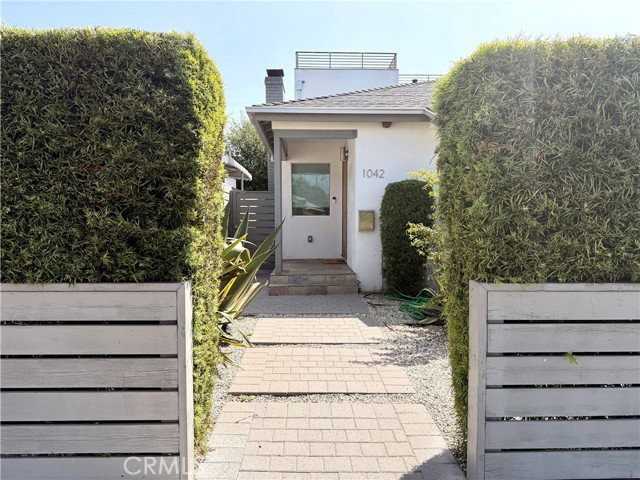1042 Garfield Ave - Photo 2 of 8