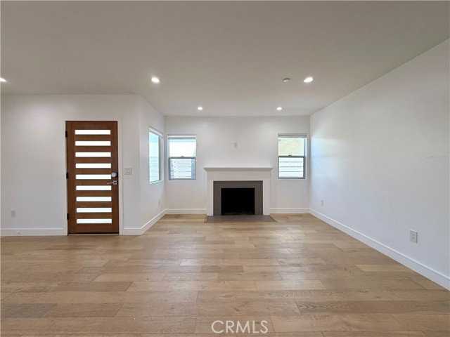 1042 Garfield Ave - Photo 5 of 8