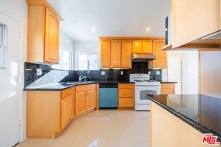 2551 S Bentley Ave - Photo 6 of 8
