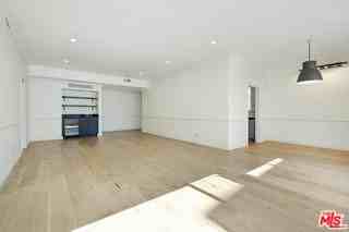 435 N Palm Dr #203 - Photo 4 of 8