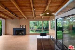 15434 Mulholland Dr - Photo 5 of 8