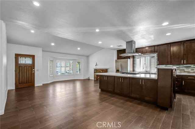 751 Colusa Dr - Photo 2 of 7