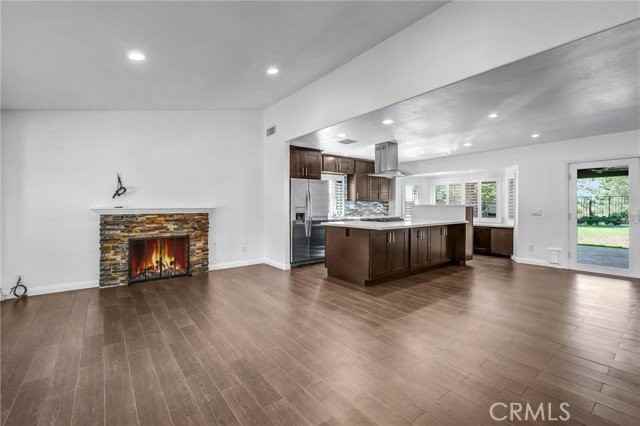 751 Colusa Dr - Photo 3 of 7