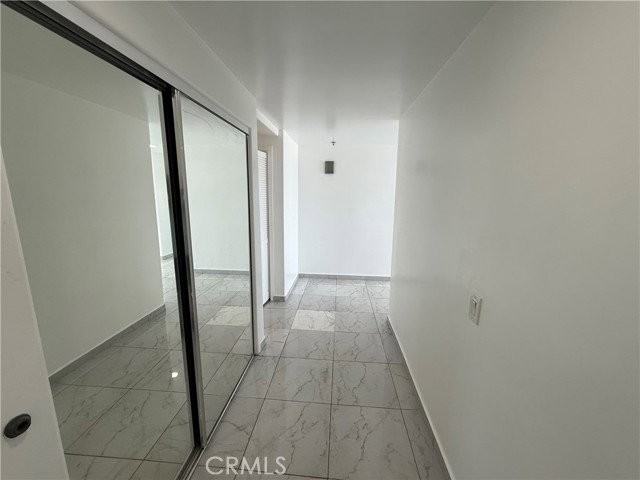 525 E Seaside Way - Photo 4 of 8