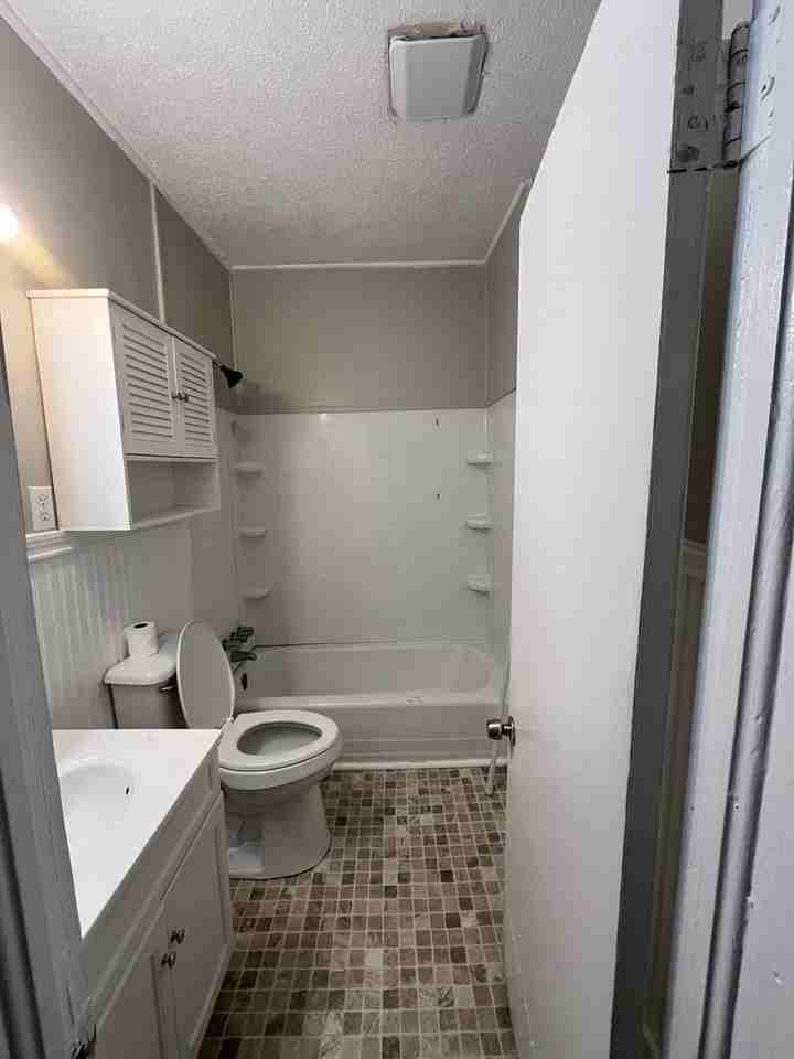 209 N Rogers St - Photo 7 of 10