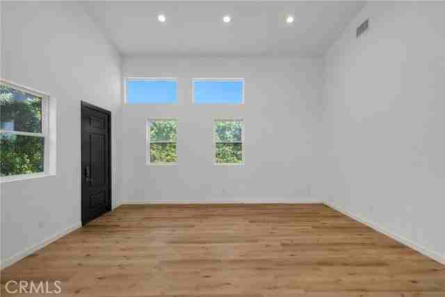 22920 Califa St #C - Photo 5 of 8