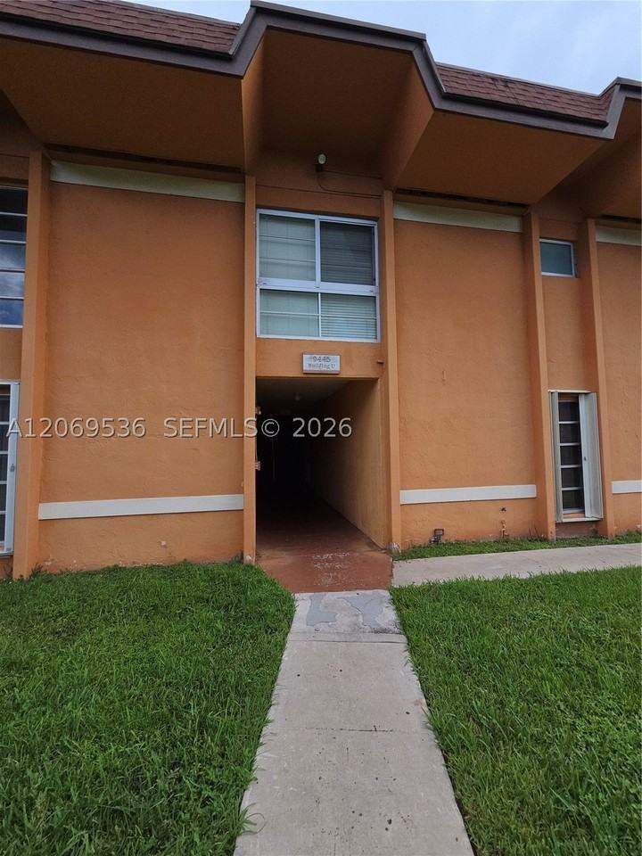 9445 Sw 76th St #U1 - Photo 6 of 13