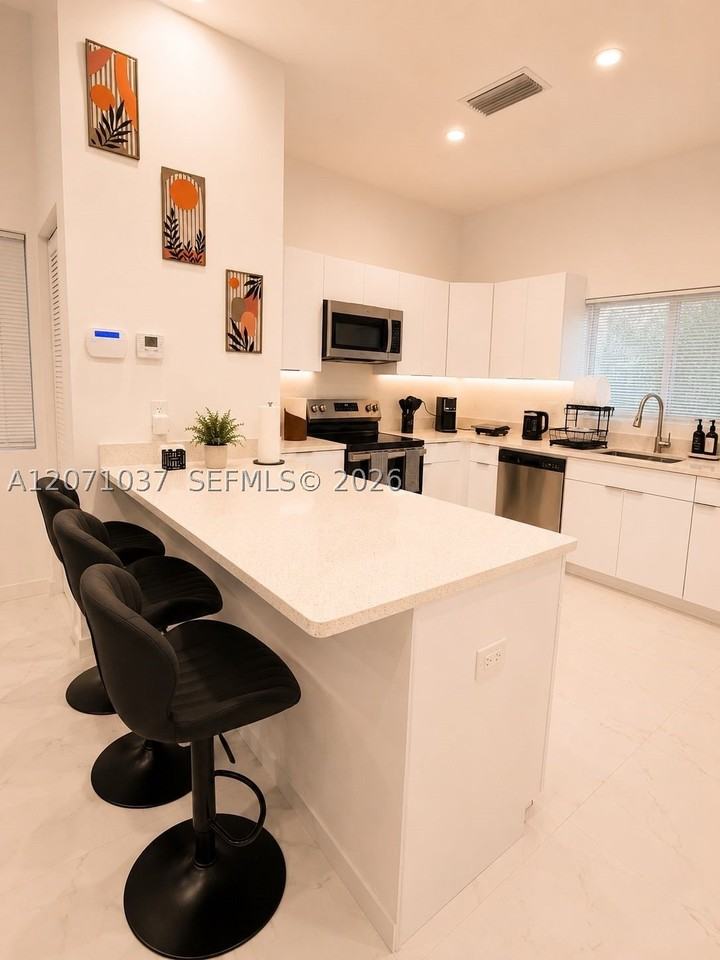 5433 Nw 5th Ave #2 - Photo 3 of 23