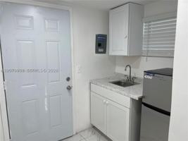 featured image of 760 Ne 168th St #2