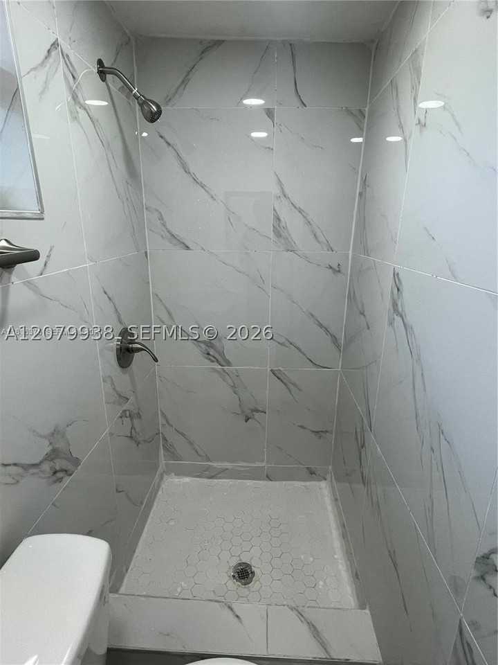 760 Ne 168th St #2 - Photo 3 of 6
