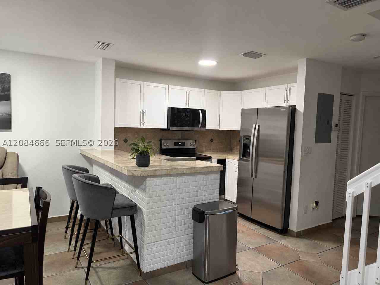 13917 Sw 175th Ter - Photo 2 of 14