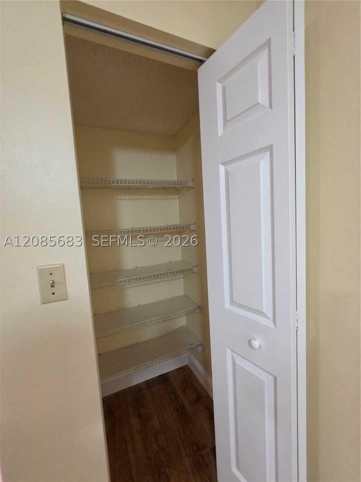 1421 Nw 123rd Ter #1421 - Photo 4 of 20