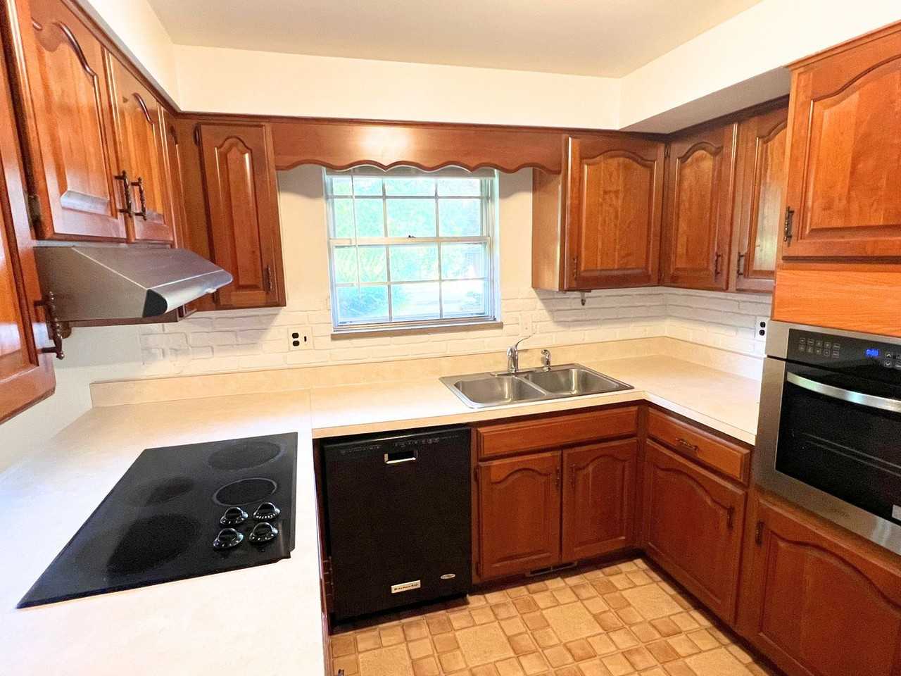 1200 Lincoln Park Blvd - Photo 5 of 32