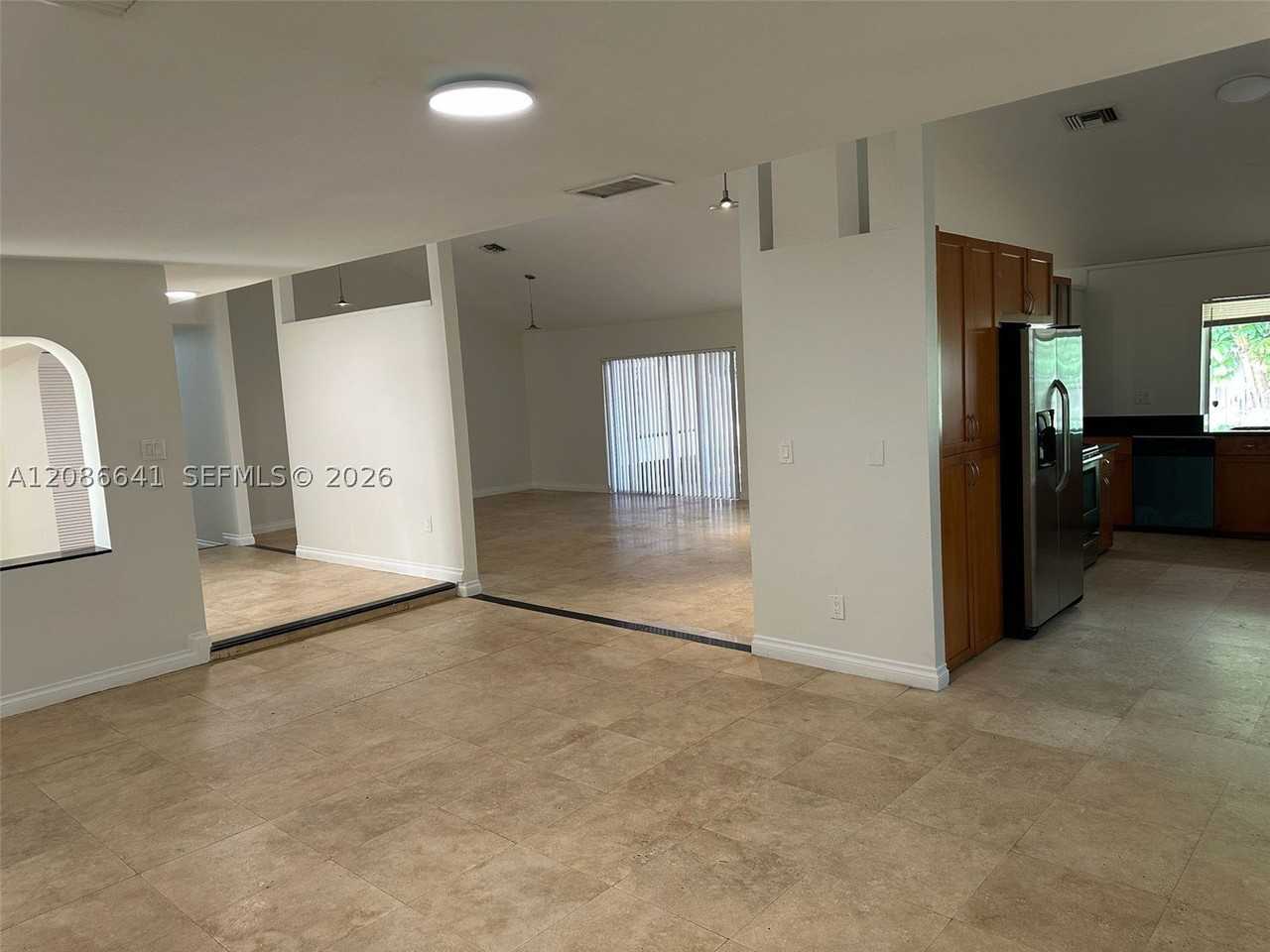 20605 Ne 9th Ct #20605 - Photo 4 of 12
