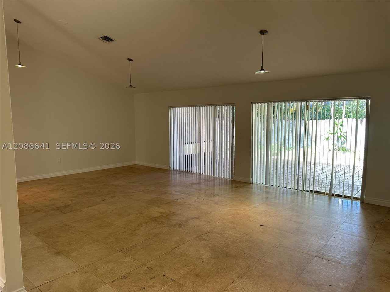 20605 Ne 9th Ct #20605 - Photo 6 of 12
